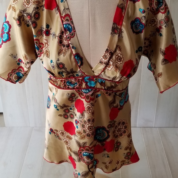 Tops - Lipstick Oriental style silky top